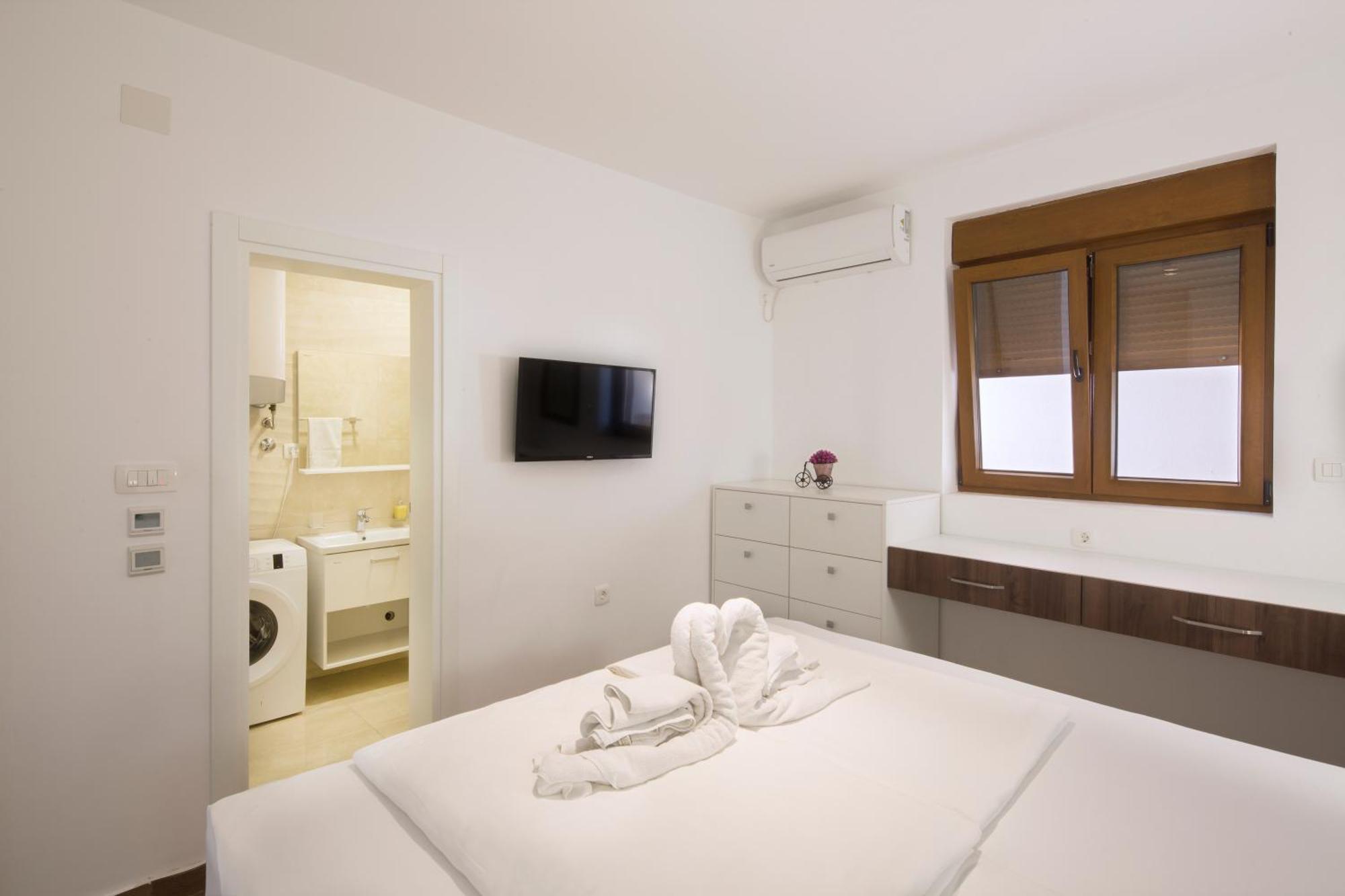Lazy Hill Budva