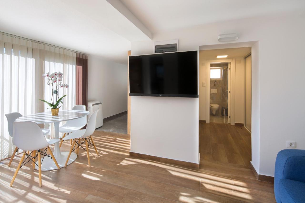 Lazy Hill Apartment
